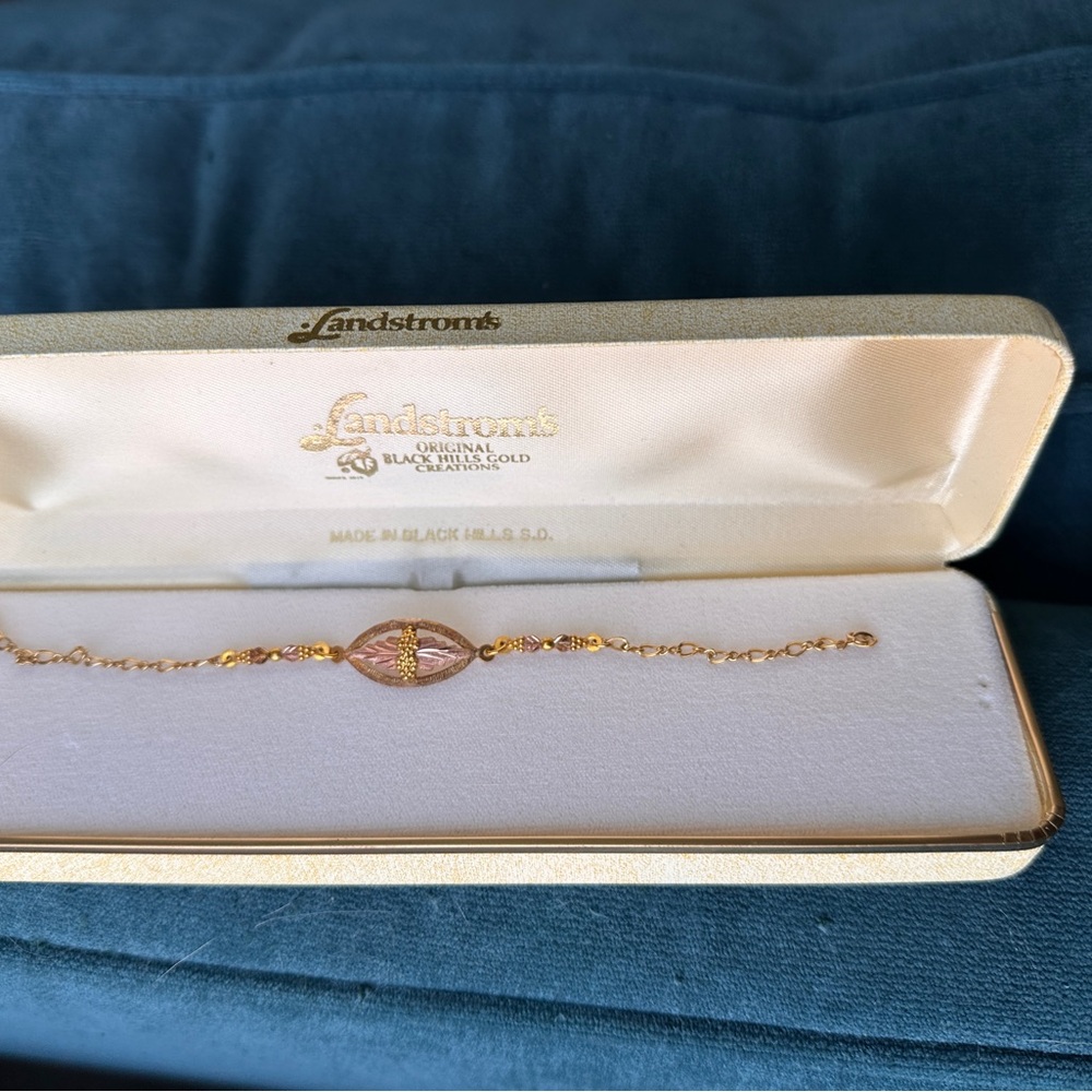 Women's Gold Bracelet - Picture 2 of 2